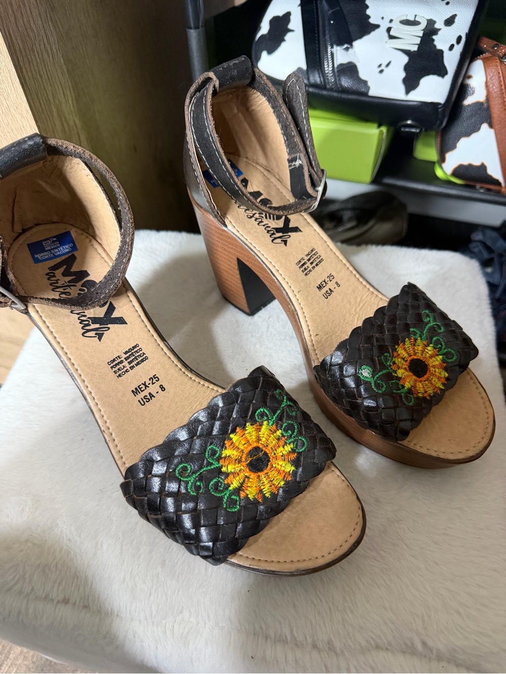 Black Sunflower Embroidered Woven Block Heel Sandals - Picture 3 of 10
